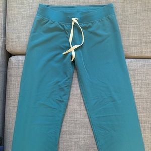 FIGS SCRUB SET IN CARIBBEAN BLUE-limited edition